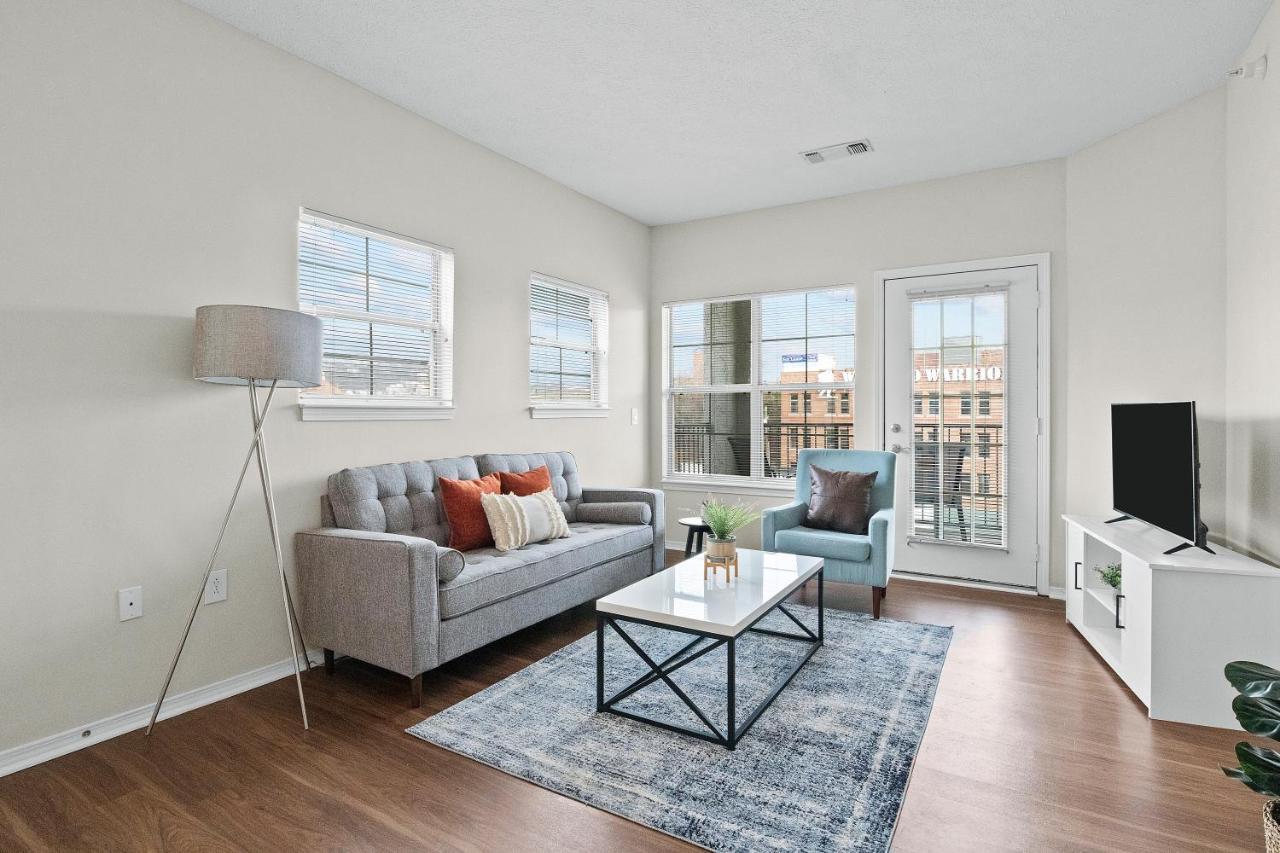 Frontdesk Bracken House Apts North Shore פיטסבורג חדר תמונה